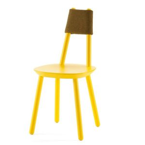 Žltá stolička z masívu EMKO Naïve vyobraziť