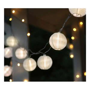 Biela svetelná LED reťaz s lampiónmi vhodná do exteriéru Star Trading Festival, dĺžka 4, 5 m vyobraziť