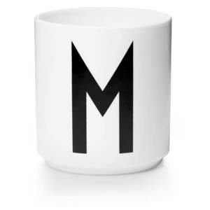 Biely porcelánový hrnček Design Letters Personal M vyobraziť