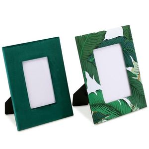 Dva fotorámiky 26x21 cm, 24x19 cm GRENO zelené, s listami vyobraziť