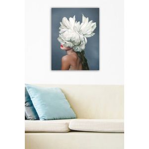 Obraz WOMAN WITH WHITE FLOWER 50x70 cm vyobraziť