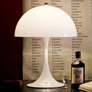 Louis Poulsen Louis Poulsen Panthella – dizajnérska stolná lampa vyobraziť