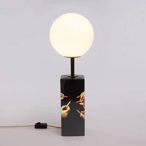 SELETTI Stolová LED lampa Toiletpaper s motívom rúžu vyobraziť