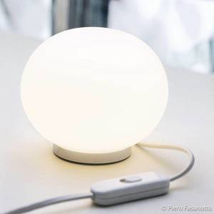 FLOS FLOS Glo-Ball Basic Zero – biela stolná lampa vyobraziť