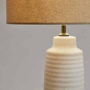 Biela stolová lampa s textilným tienidlom (výška 58 cm) Mijal - Kave Home vyobraziť
