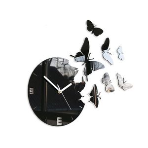 Moderné nástenné hodiny MOTÝLE (nalepovacie hodiny na stenu) vyobraziť
