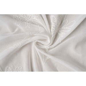 Krémovobiela záclona 140x245 cm Hazel - Mendola Fabrics vyobraziť