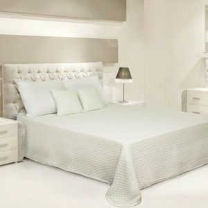 Matex Prikrývka na posteľ Carmen krémové plásty, 220 x 240 cm vyobraziť