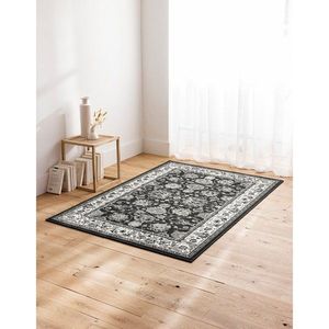 Obdĺžnikový koberec s perzským vzorom vyobraziť