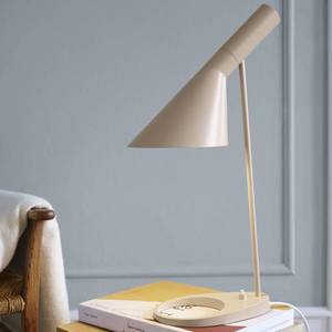 Louis Poulsen Dizajnová stolová lampa Louis Poulsen AJ sand vyobraziť