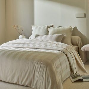 Saténová, pruhovaná posteľná bielizeň vyobraziť