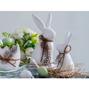 Veľkonočná dekorácia Soška zajac s pierkom, 13 cm, biela% vyobraziť