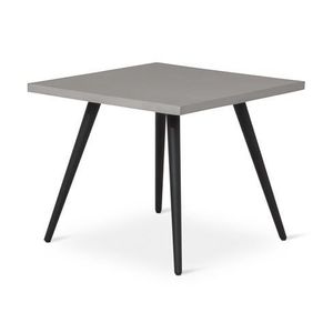 Jedálenský stôl s betónovou stolovou doskou vyobraziť