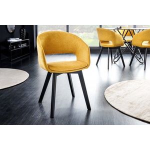 Moderná stolička s opierkami prírodné drevo vyobraziť