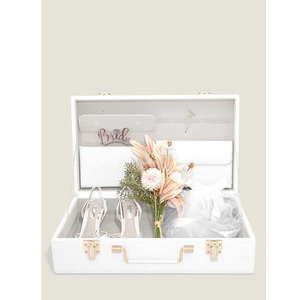 Biely dekoratívny úložný box z umelej kože 50x30x15 cm – Stackers vyobraziť