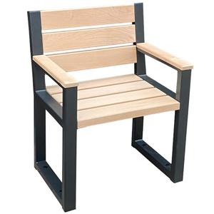 Moderná stolička s opierkami prírodné drevo vyobraziť