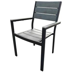Záhradná stolička v sivej farbe vyrobená z hliníka vyobraziť