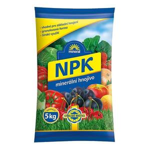 NPK 11-7-7 je granulované hnojivo vyobraziť