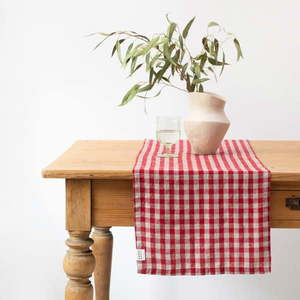 Ľanový behúň na stôl 40x200 cm Red Gingham – Linen Tales vyobraziť