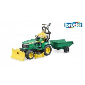 Bruder Traktor John Deere s prívesom a záhradníkom, 17, 5 x 19 x 30 cm vyobraziť