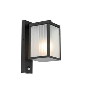 Vonkajšia nástenná lampa čierna s rebrovaným sklom a senzorom pohybu - Charlois vyobraziť