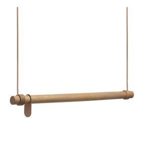 Nástenný stojan na oblečenie z dubového dreva v prírodnej farbe 80x200x4 cm Swing M – LIND DNA vyobraziť