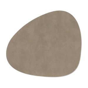 Prestieranie z eko kože 37x44 cm Curve L Nupo – LIND DNA vyobraziť