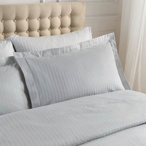 Damaškové obliečky na vankúše v súprave 2 ks 75x50 cm Satin Stripe – Catherine Lansfield vyobraziť