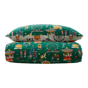 Zelené bavlnené detské obliečky do postieľky 120x150 cm Christmas Fairground – Belle & Boo vyobraziť