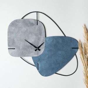 Dekorativní nástěnné kovové hodiny Clock Brazil šedé vyobraziť