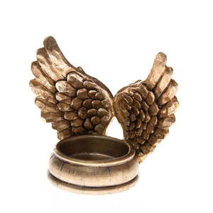 Svietniky a dekorácie vyobraziť