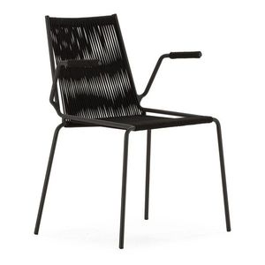 Čierne kovové jedálenské stoličky v súprave s podrúčkami/stohovateľné 2 ks Emily – Marckeric vyobraziť