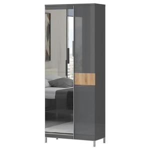 Skrine na šaty vyobraziť