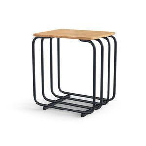 kov s povrchovou úpravou vyobraziť