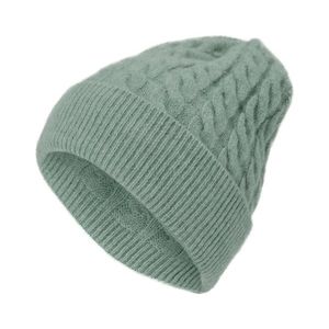 Pletená čiapka s vrkočovým vzorom vyobraziť