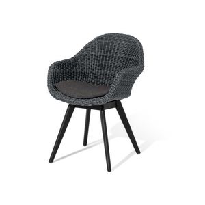 Škrupinová stolička s polyratanovým výpletom vyobraziť