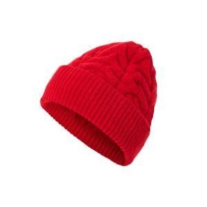 Pletená čiapka s vrkočovým vzorom vyobraziť