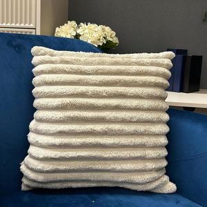 Obliečka na vankúš Laura 40x40 cm 7 béžová vyobraziť