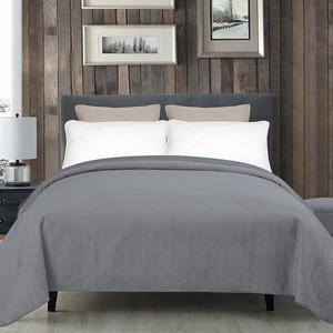 Prikrývka na posteľ Sonia 170x220 cm 4 sivá vyobraziť