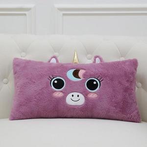 Vankúš jednorožec 30x56cm fialový vyobraziť
