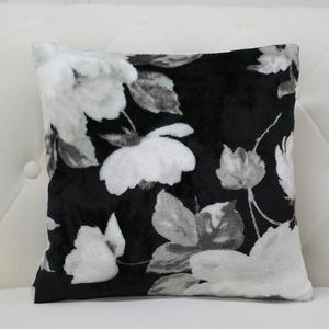 Obliečka na vankúš Pola 40x40 cm sivá vyobraziť