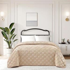 Prikrývka na posteľ Klaudia RQ-198 220x250 cm béžová vyobraziť