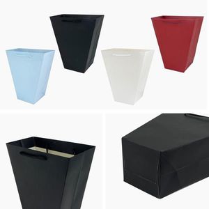 Papierová darčeková taška TORO 20x18x10cm MIX farieb vyobraziť