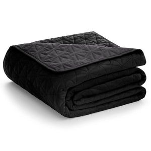 Prošívaný přehoz na postel LAILA 200x220 černý vyobraziť