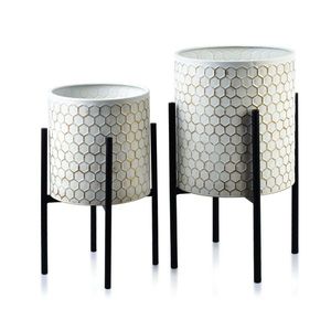 Sada 2 kvetináčov SWEN čiernobiela vyobraziť