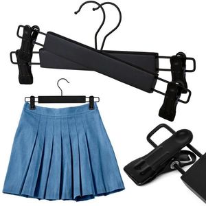 Sada dřevěných věšáků na sukně RAM 2 kusy černá vyobraziť