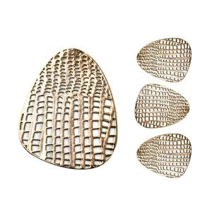 Poháre, hrnčeky a taniere vyobraziť