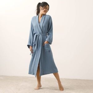 Jednofarebný župan z trojitej bavlnenej gázoviny vyobraziť