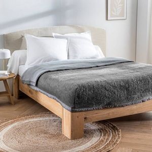 Dvojfarebná polonapínacia prikrývka Courtelle 420g/m2 vyobraziť