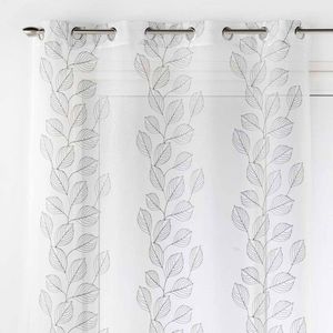 Záclona so zlatou výšivkou lístkov vyobraziť